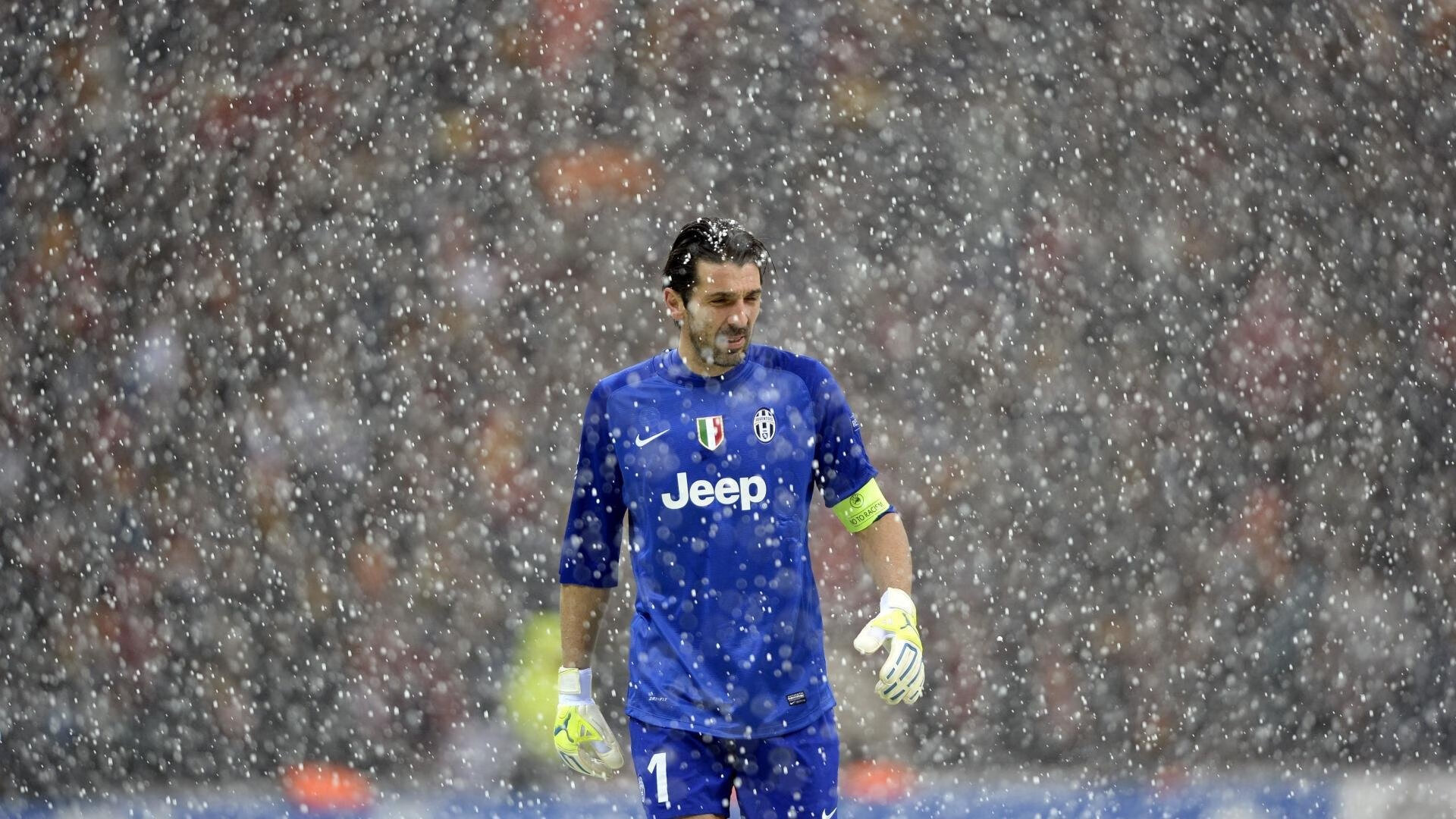 拜仁内部疲劳显现赛程密集导致发挥起伏，拜仁全场