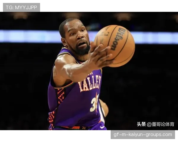 关键时刻还得看阿杜 杜兰特连中两记关键三分帮助火箭稳住局势，杜兰特火箭伤退